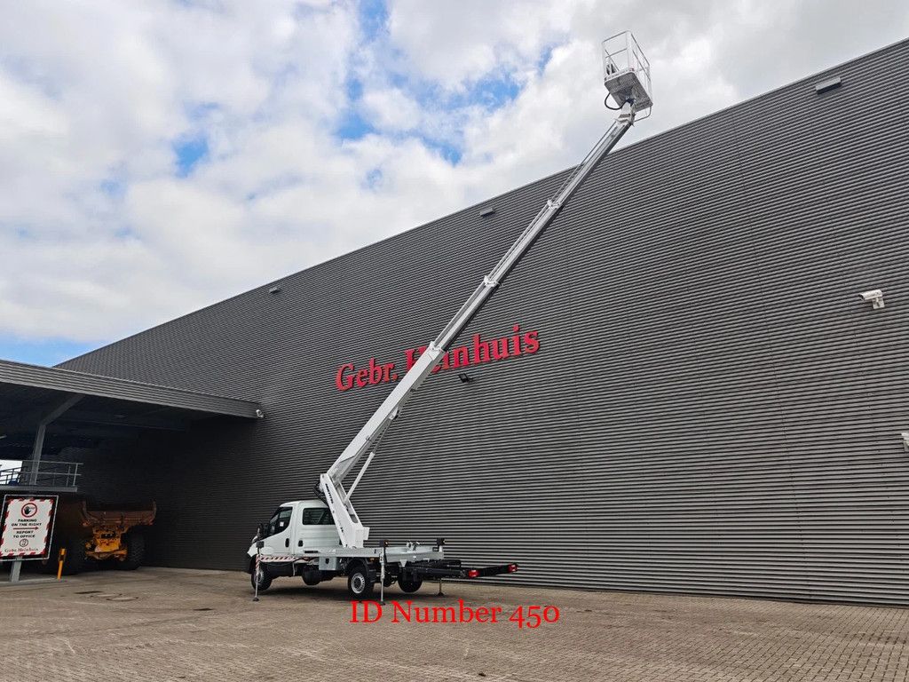 Iveco 35-120 Multitel MT 240