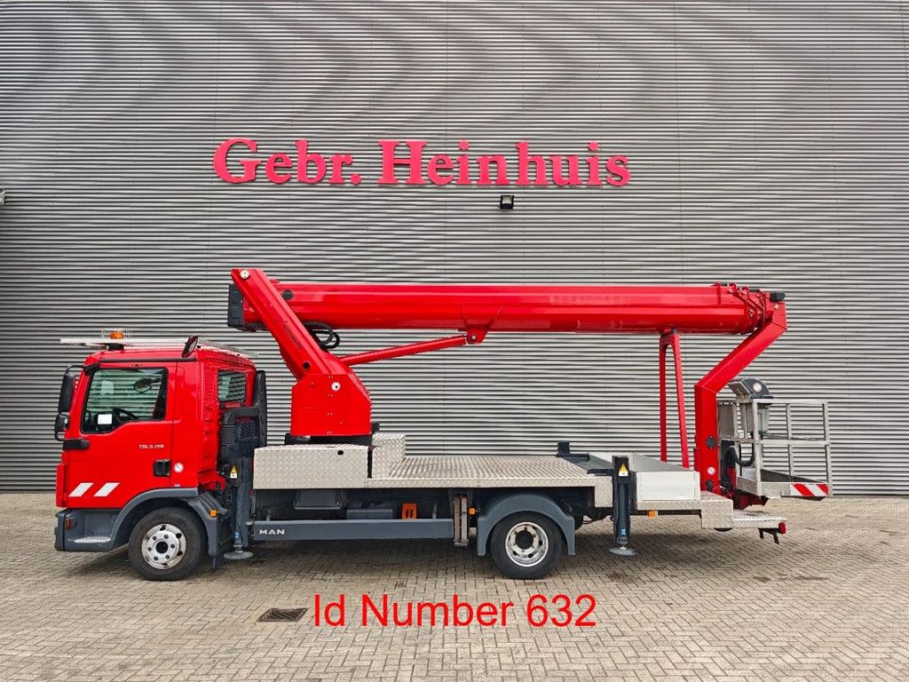 MAN 4x2 Ruthmann T330