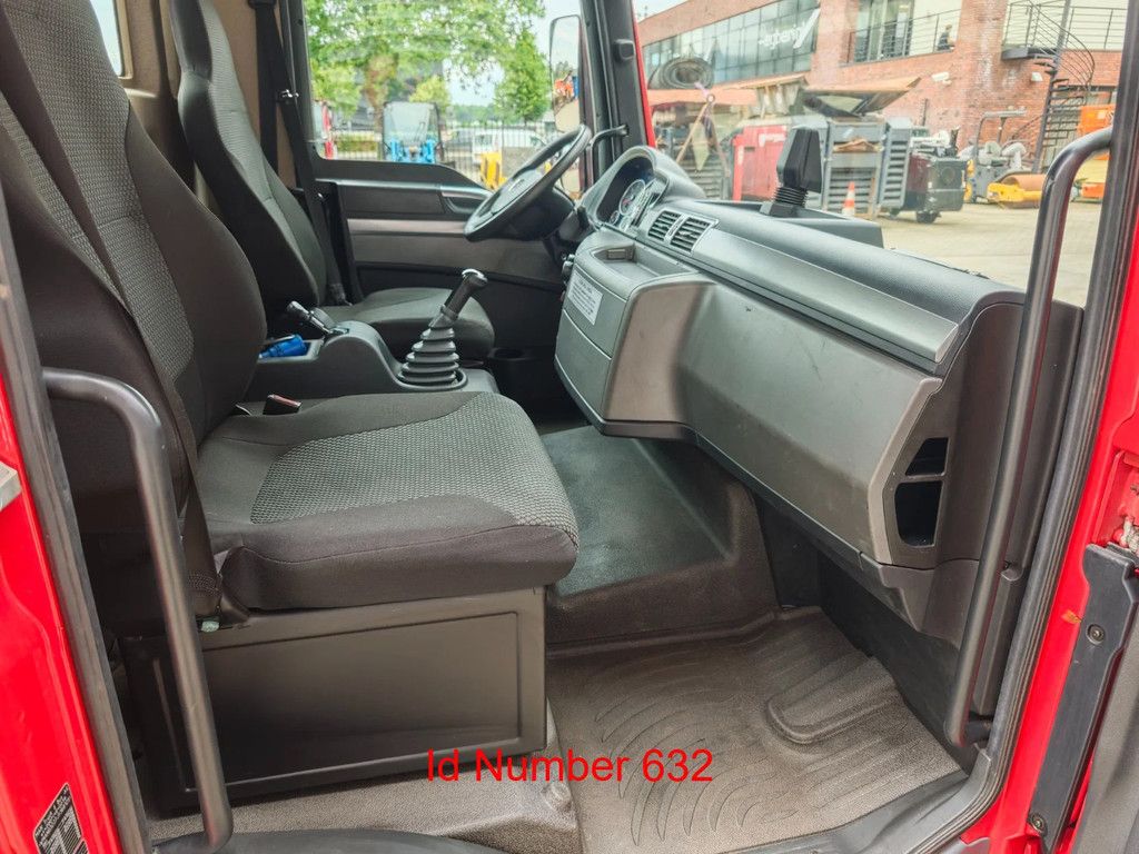 MAN 4x2 Ruthmann T330
