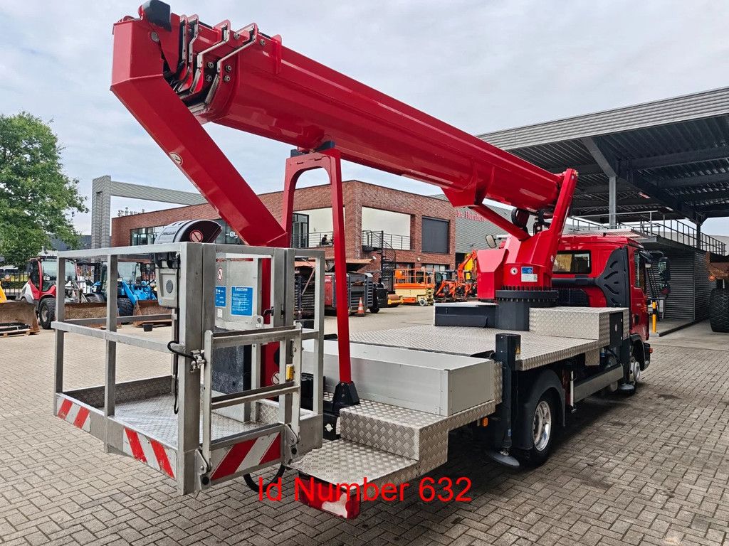 MAN 4x2 Ruthmann T330