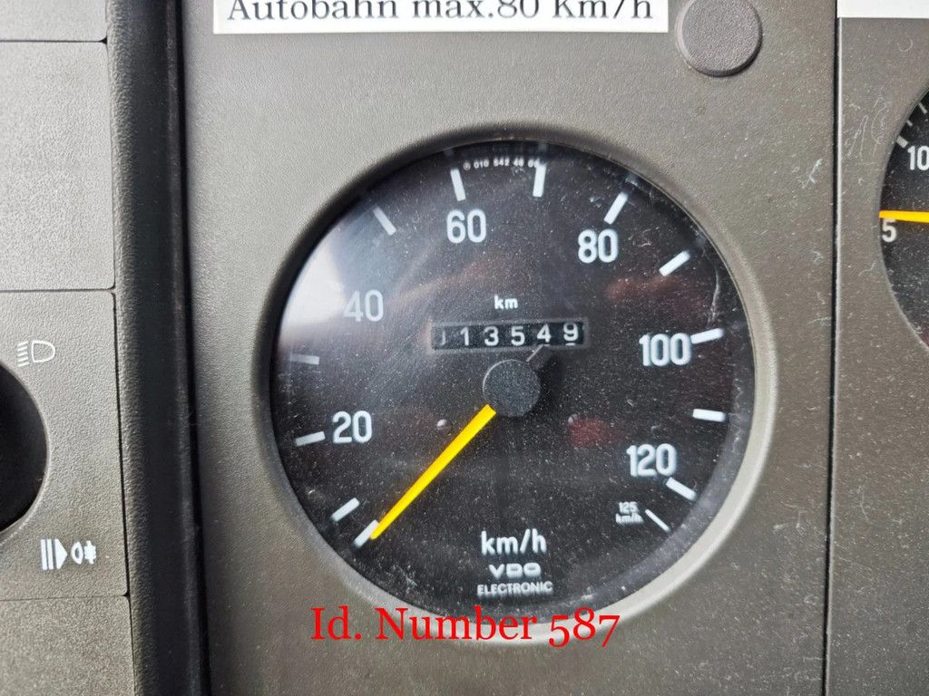Mercedes-Benz 814 DA 4x4 Manual Gerbox Service books!