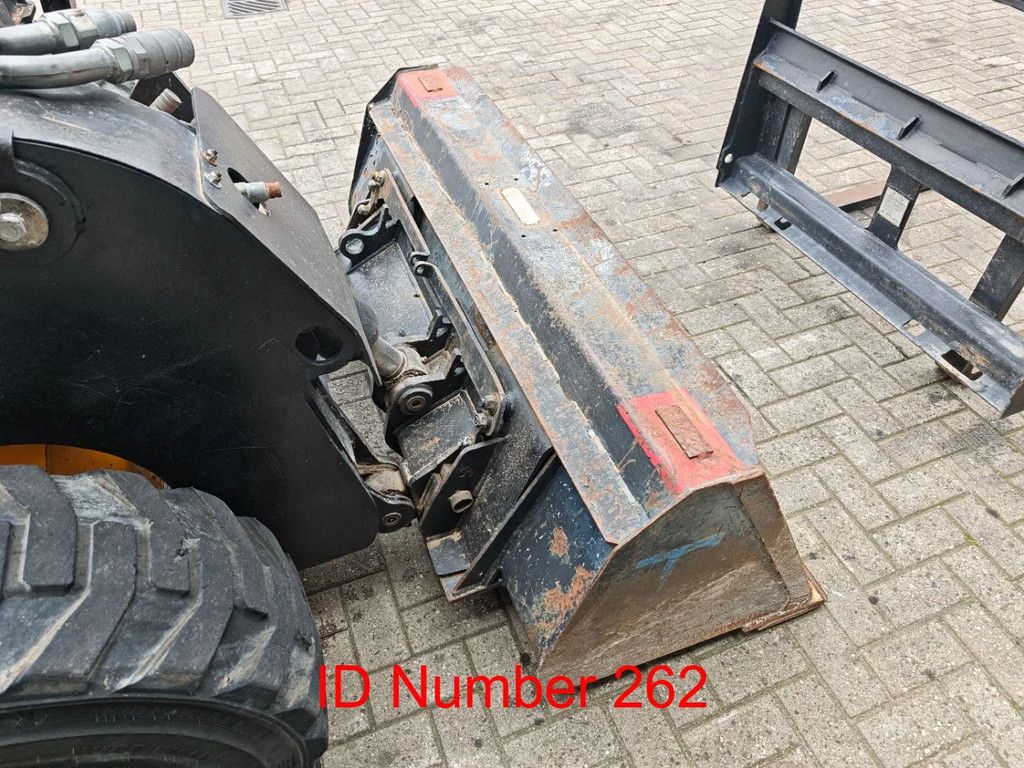 JCB 190 HF Bucket + Forks!