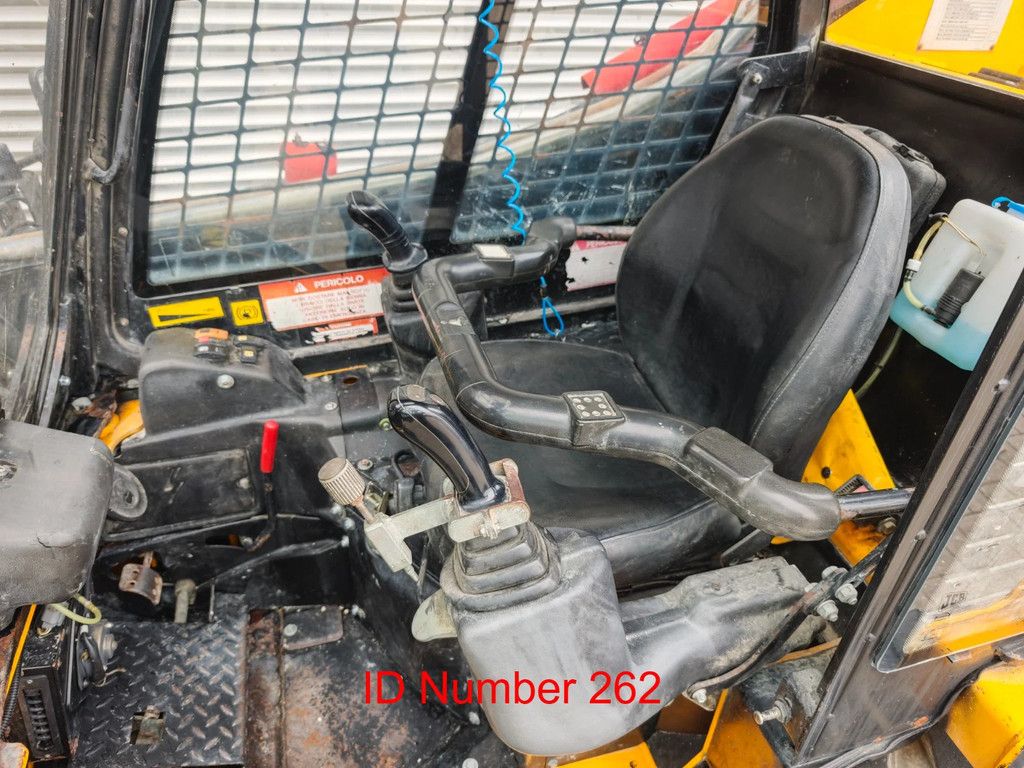 JCB 190 HF Bucket + Forks!