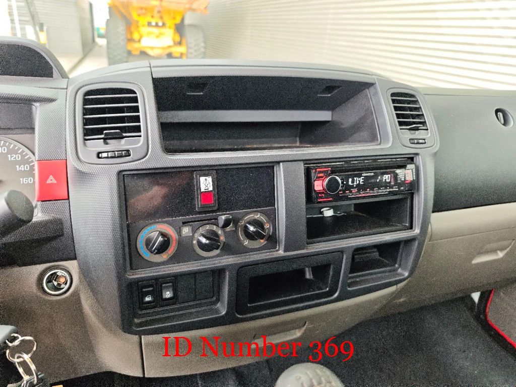 Nissan 35.13 NT400 Multitel MT162
