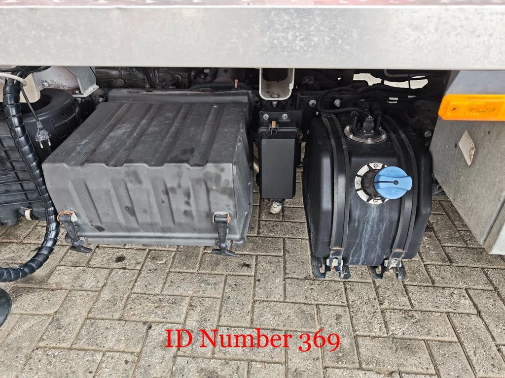 Nissan 35.13 NT400 Multitel MT162