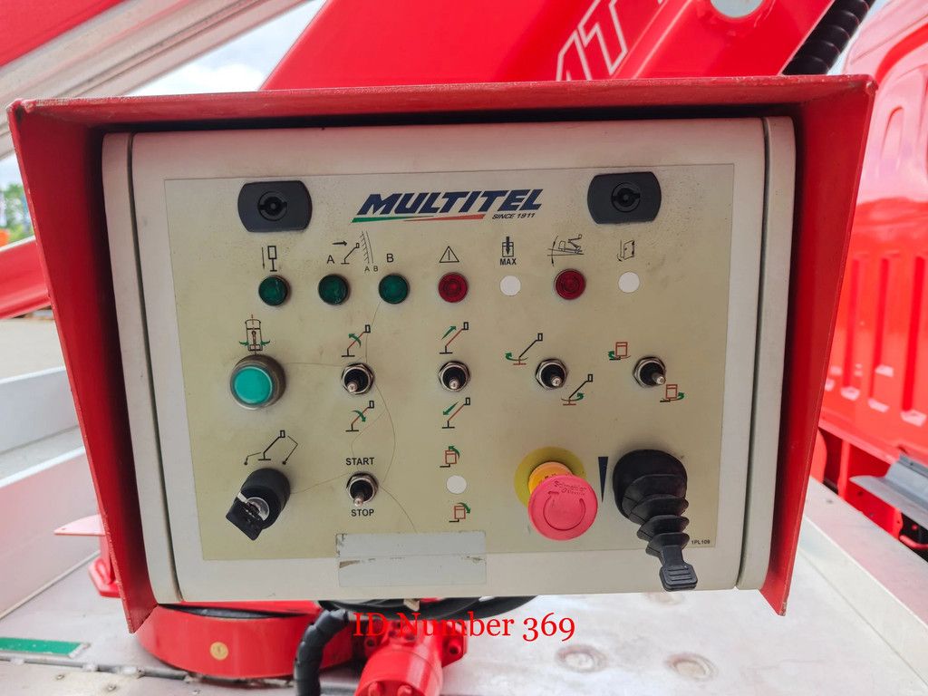 Nissan 35.13 NT400 Multitel MT162