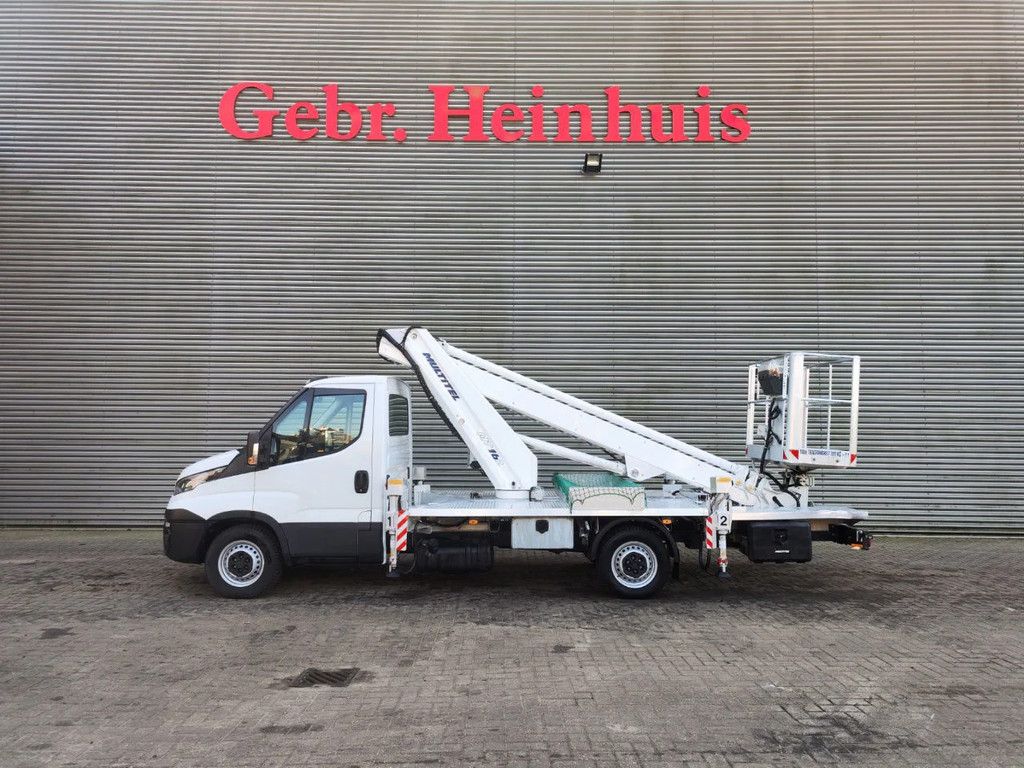 Iveco Daily 35S12 Multitel MT162