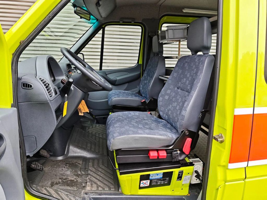 Mercedes-Benz 4x4 Petrol Feuerwehr 9900 KM!