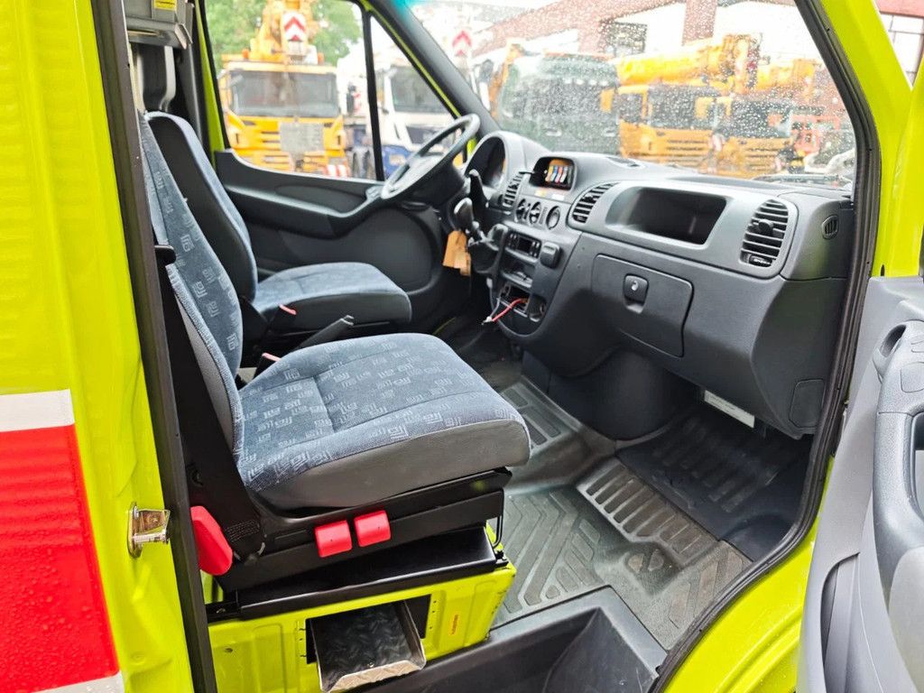 Mercedes-Benz 4x4 Petrol Feuerwehr 9900 KM!