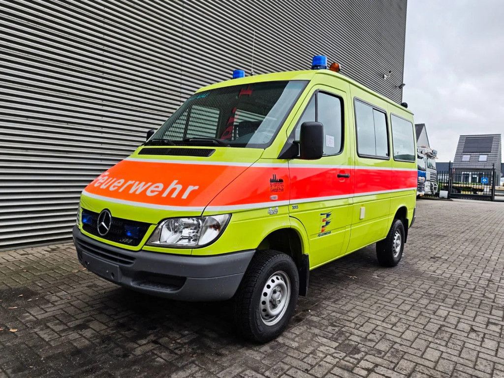 Mercedes-Benz 4x4 Petrol Feuerwehr 9900 KM!