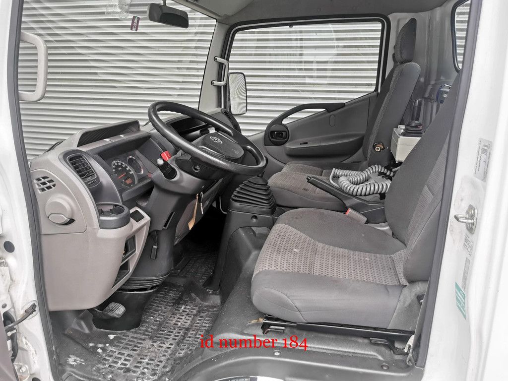 Nissan Cabstar 35.13 - Weiss SF 10 - 400 KG Capacity - Tunnel/Airplane Lift - 2 Pieces!