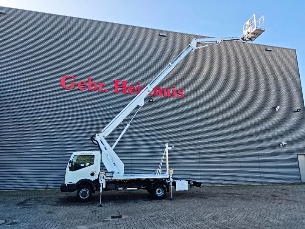 Nissan Cabstar 35.12 NT400 Multitel MJ201