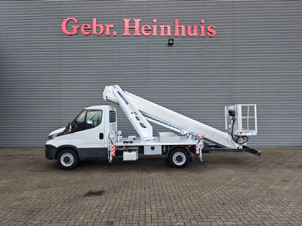 Iveco 35-120 Multitel MT 270