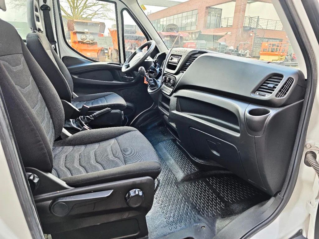 Iveco 35-120 Multitel MT 270