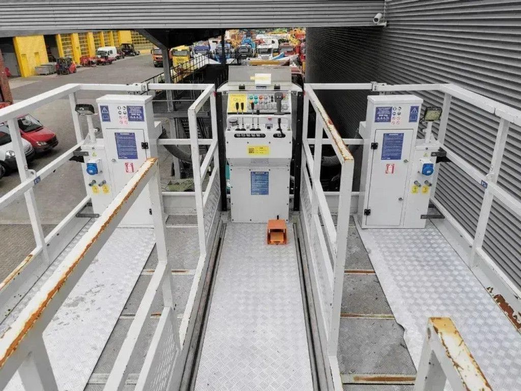 Iveco C17 Tunlift 737-500 TUNNELPLATFORM!
