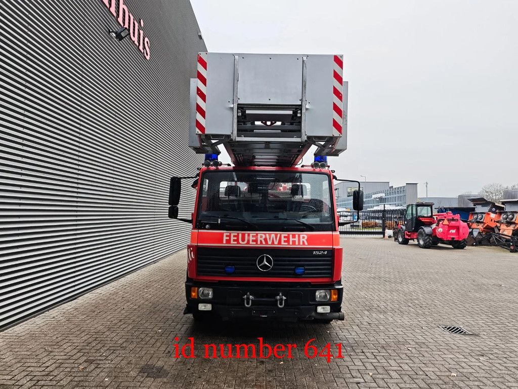 Mercedes-Benz 1524 4x2 Metz DLK 23-12 Drehleiter