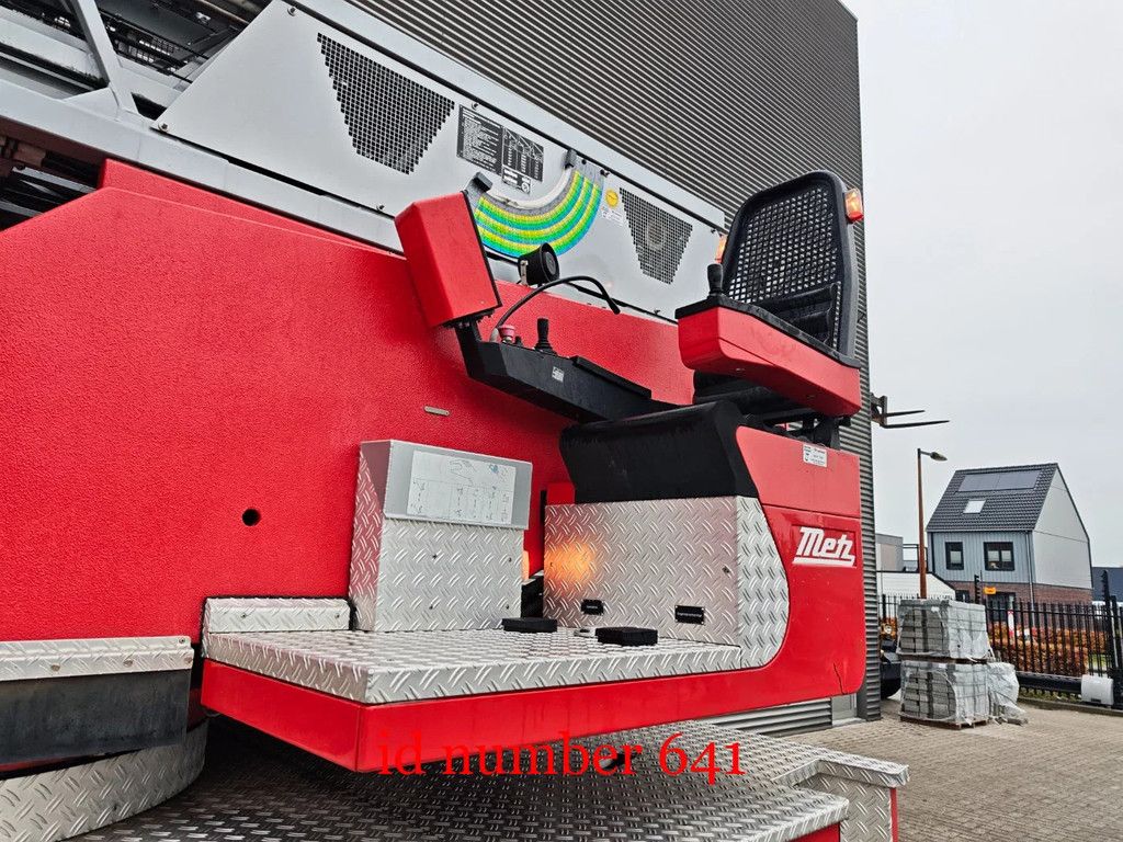 Mercedes-Benz 1524 4x2 Metz DLK 23-12 Drehleiter