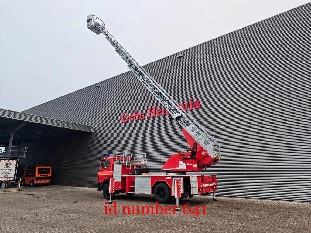 Mercedes-Benz 1524 4x2 Metz DLK 23-12 Drehleiter