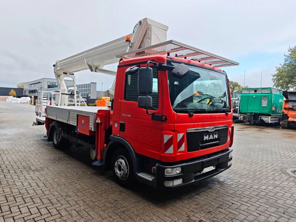 MAN 4x2 Ruthmann T330