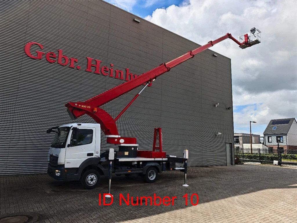 Mercedes-Benz 4x2 Palfinger P300KS