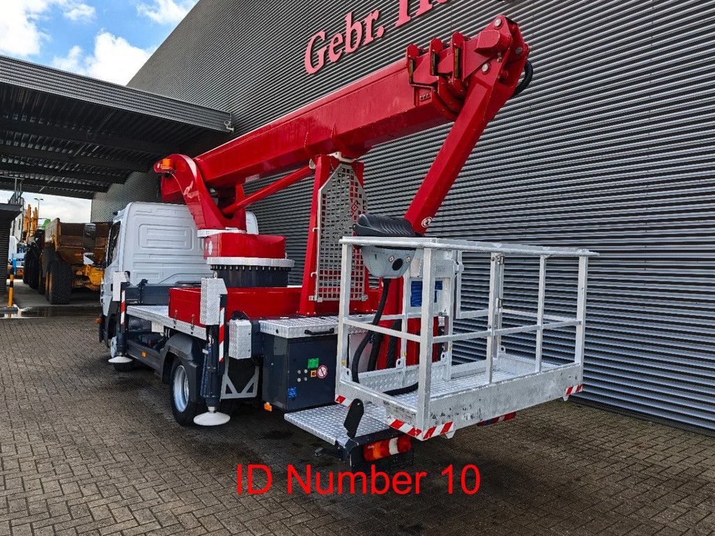 Mercedes-Benz 4x2 Palfinger P300KS