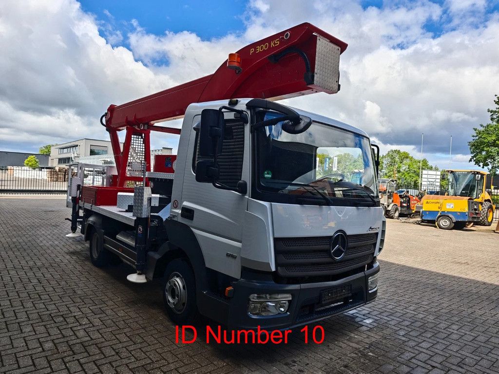 Mercedes-Benz 4x2 Palfinger P300KS