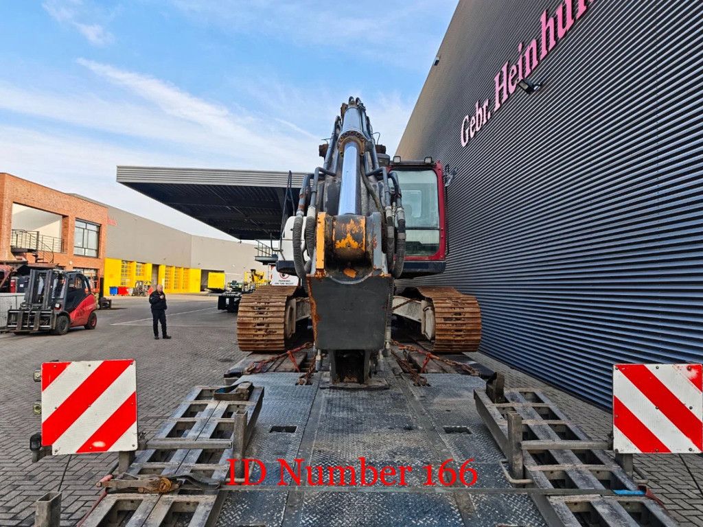 Case CX 240 B