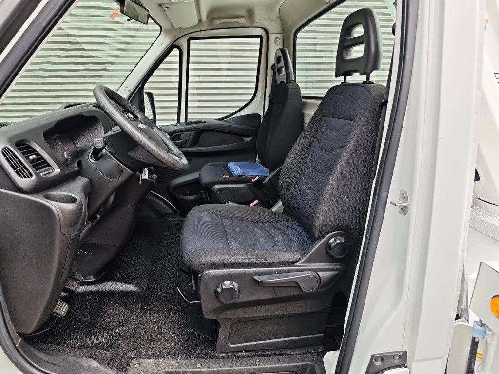 Iveco 35-120 Multitel MJ226