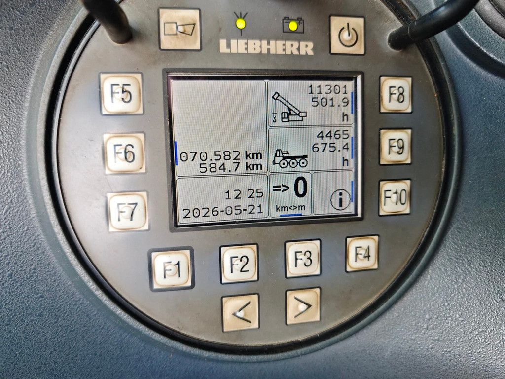 Liebherr LTM 1090-4.1 8x8