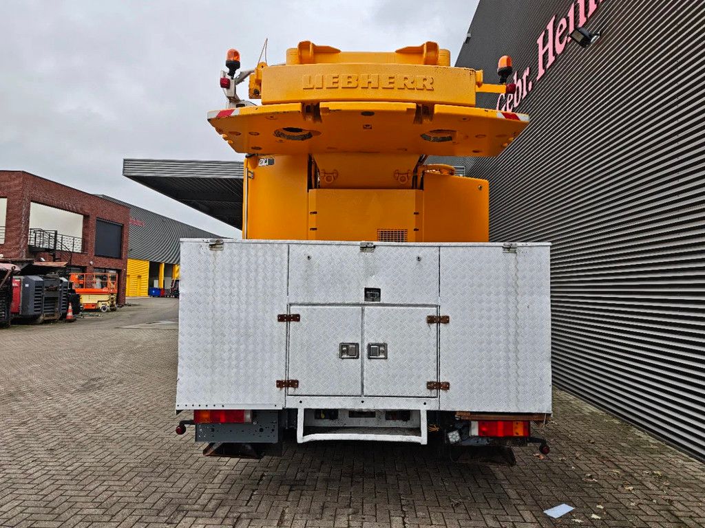 Liebherr LTM 1090-4.1 8x8