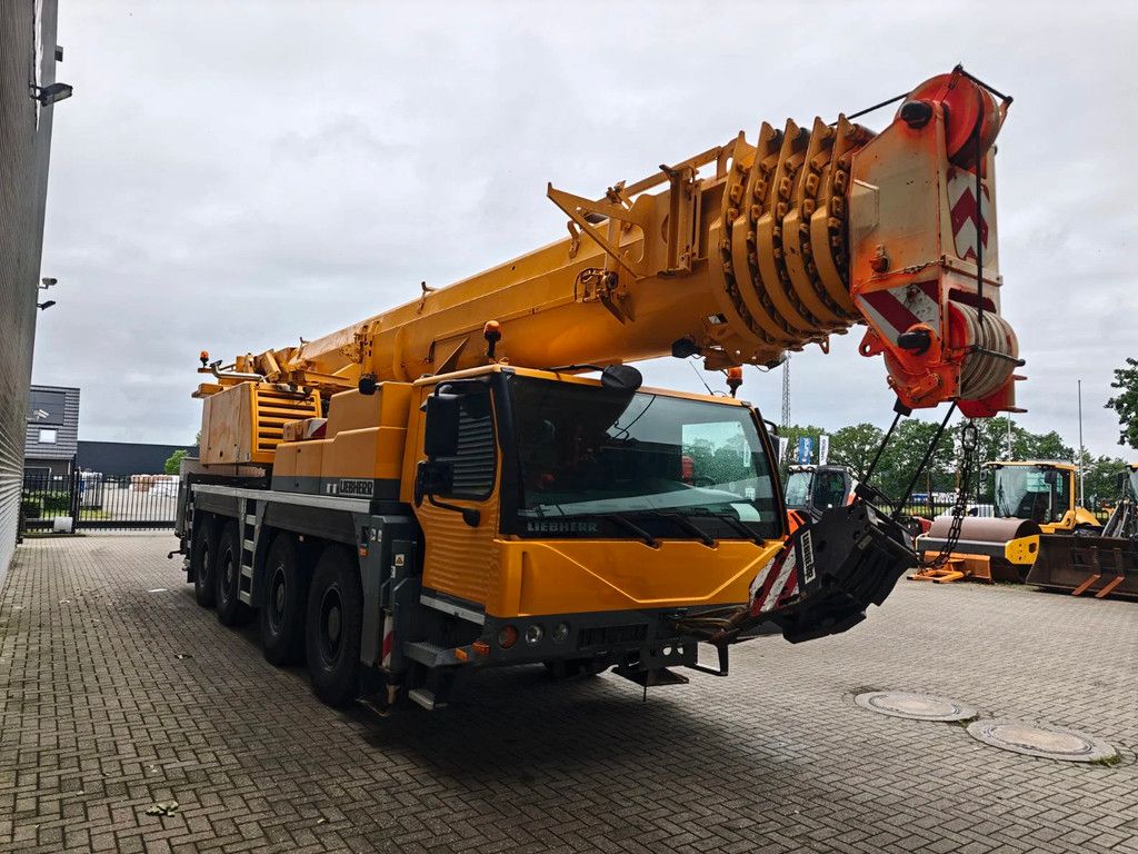 Liebherr LTM 1090-4.1 8x8