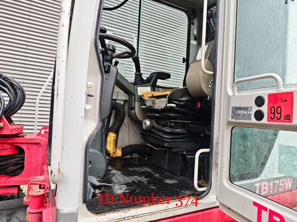 Takeuchi TB175W 3 Buckets!