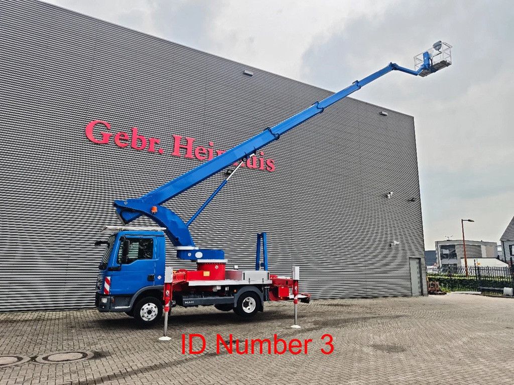 MAN 4x2 Palfinger P300KS