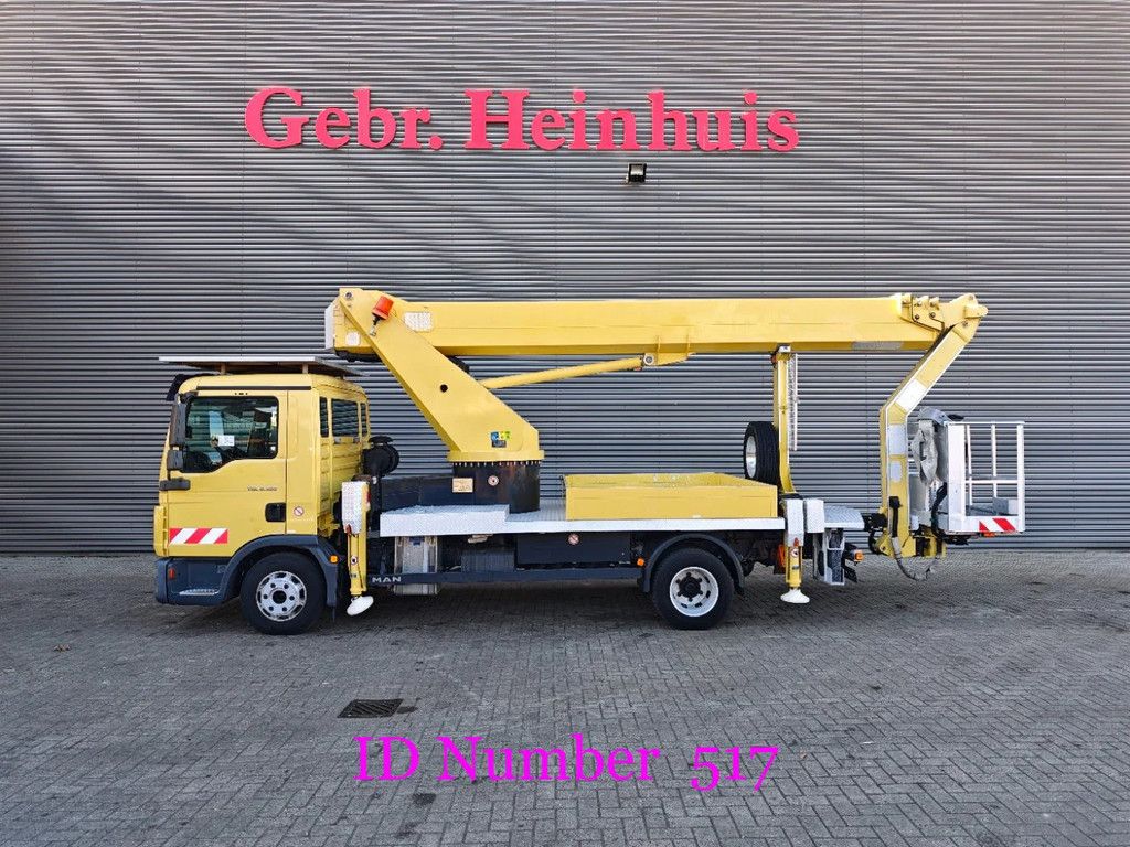 MAN 4x2 Palfinger WT 300