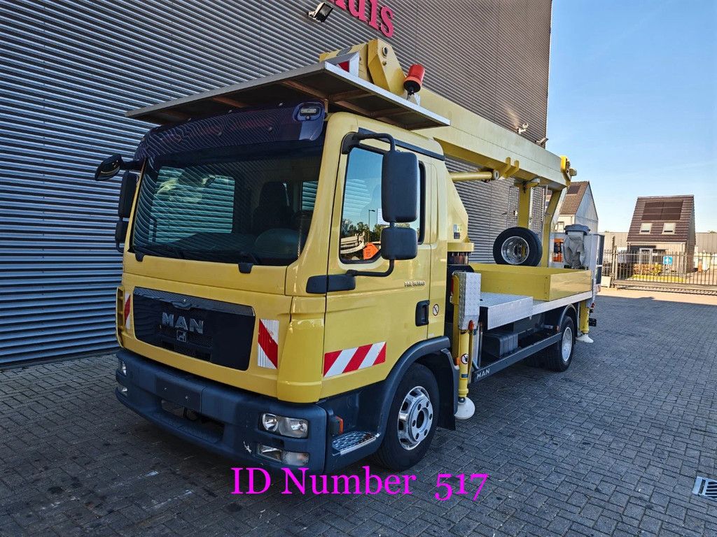 MAN 4x2 Palfinger WT 300