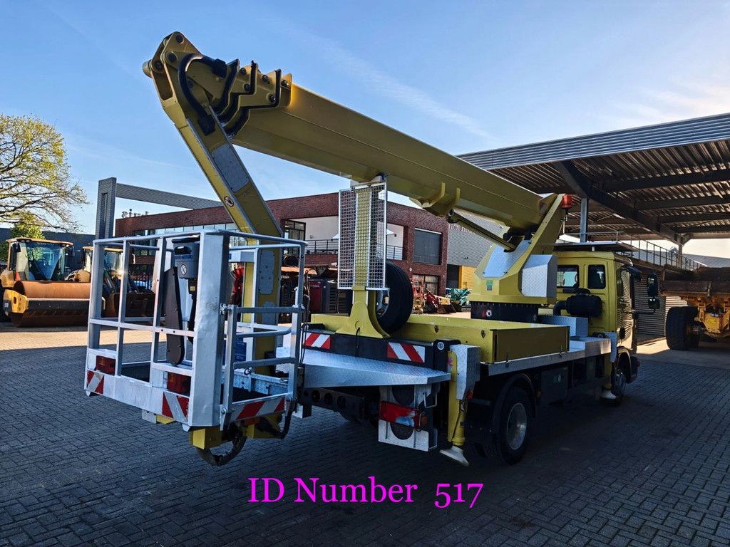 MAN 4x2 Palfinger WT 300
