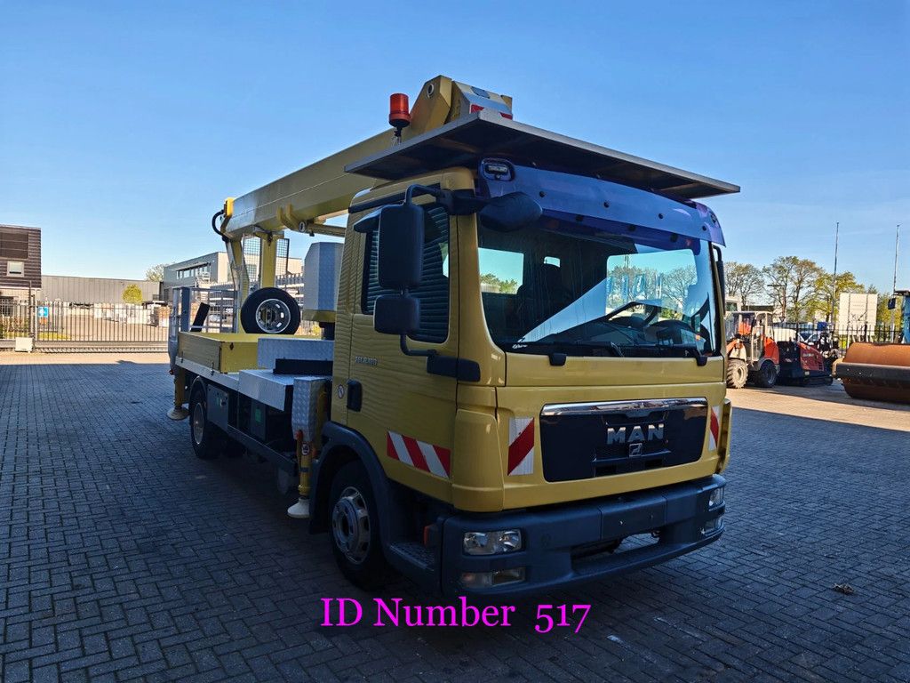 MAN 4x2 Palfinger WT 300