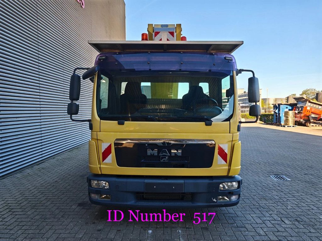 MAN 4x2 Palfinger WT 300