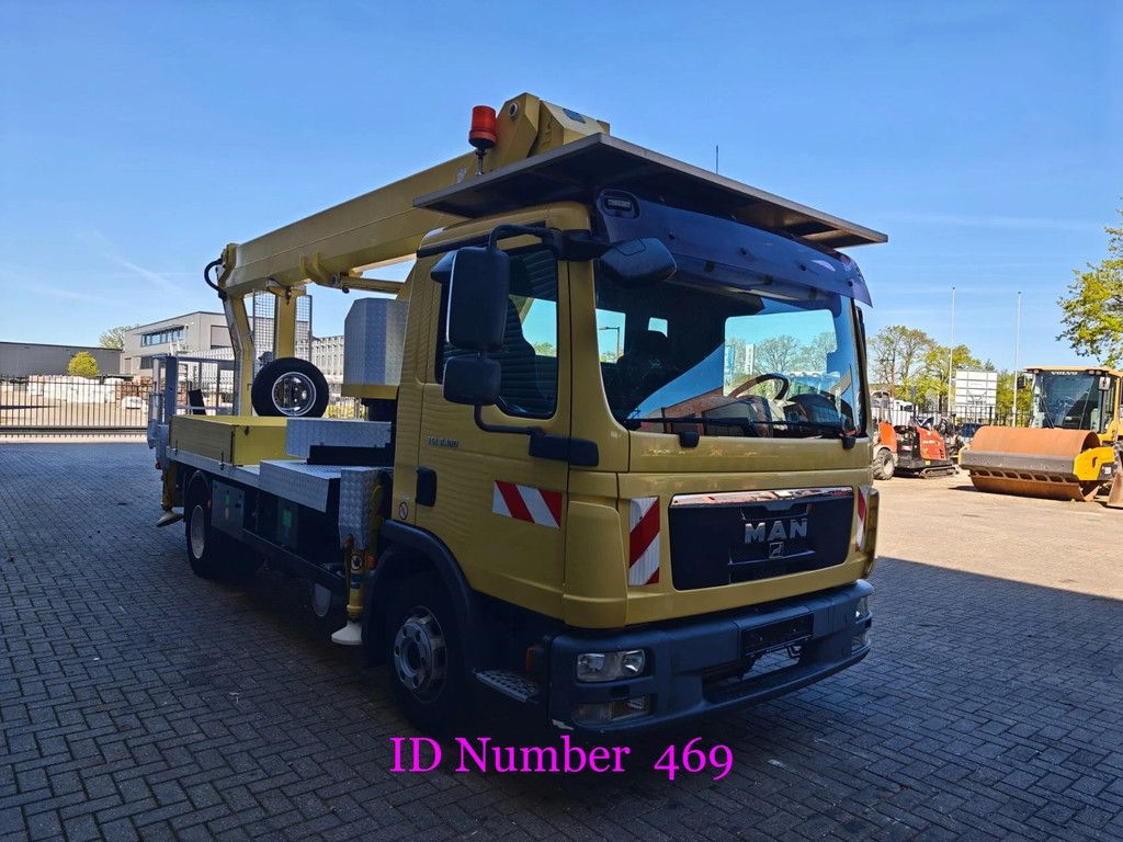 MAN 4x2 Palfinger WT 300