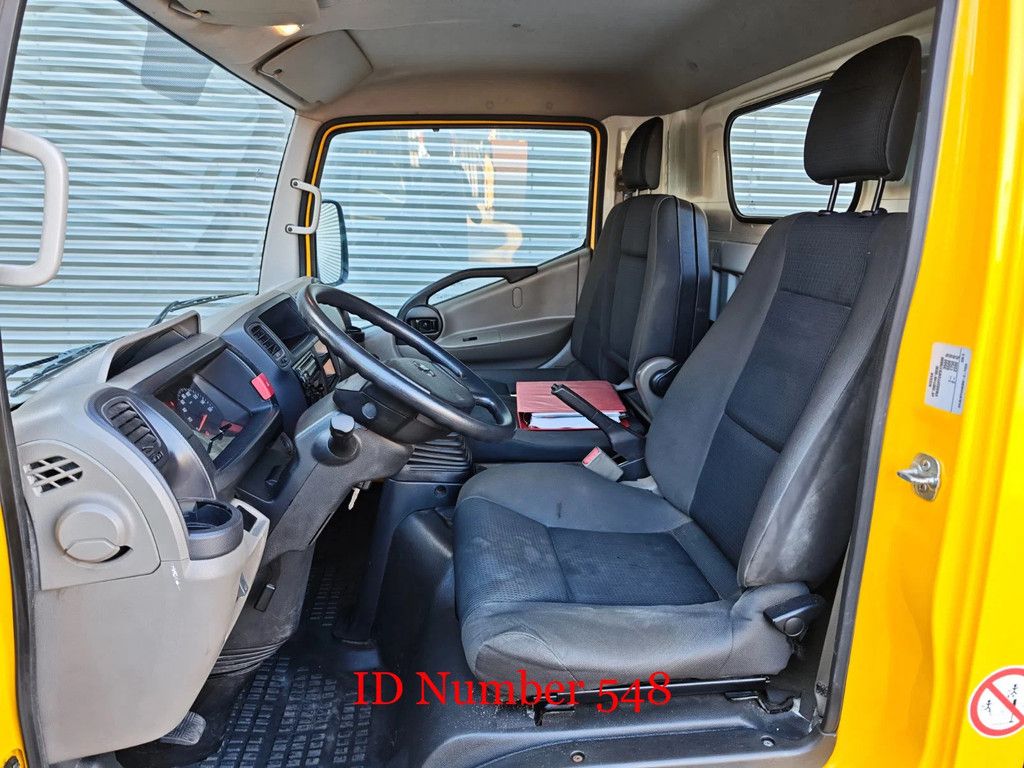 Nissan 35.12 NT400 Palfinger P220B