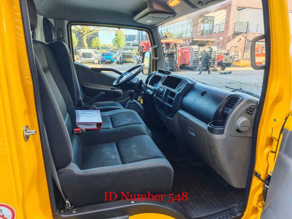 Nissan 35.12 NT400 Palfinger P220B