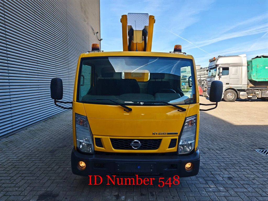 Nissan 35.12 NT400 Palfinger P220B