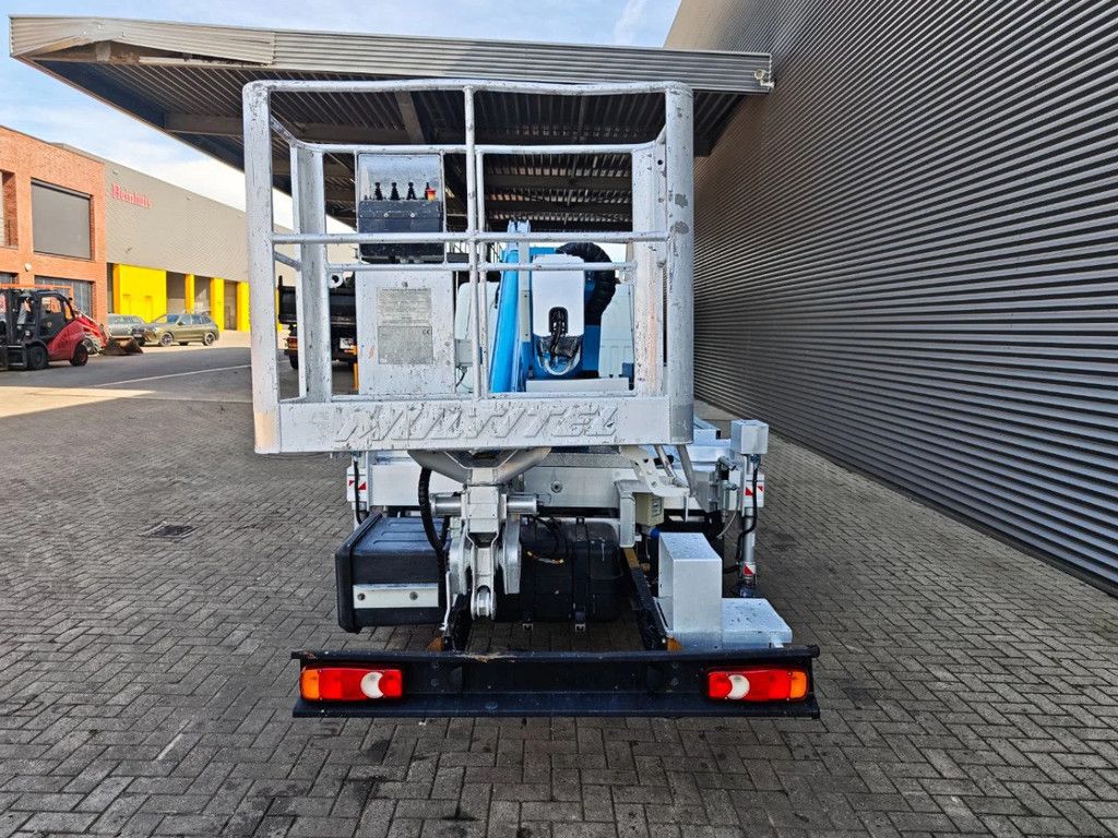 Nissan 35.13 NT400 Multitel MX210
