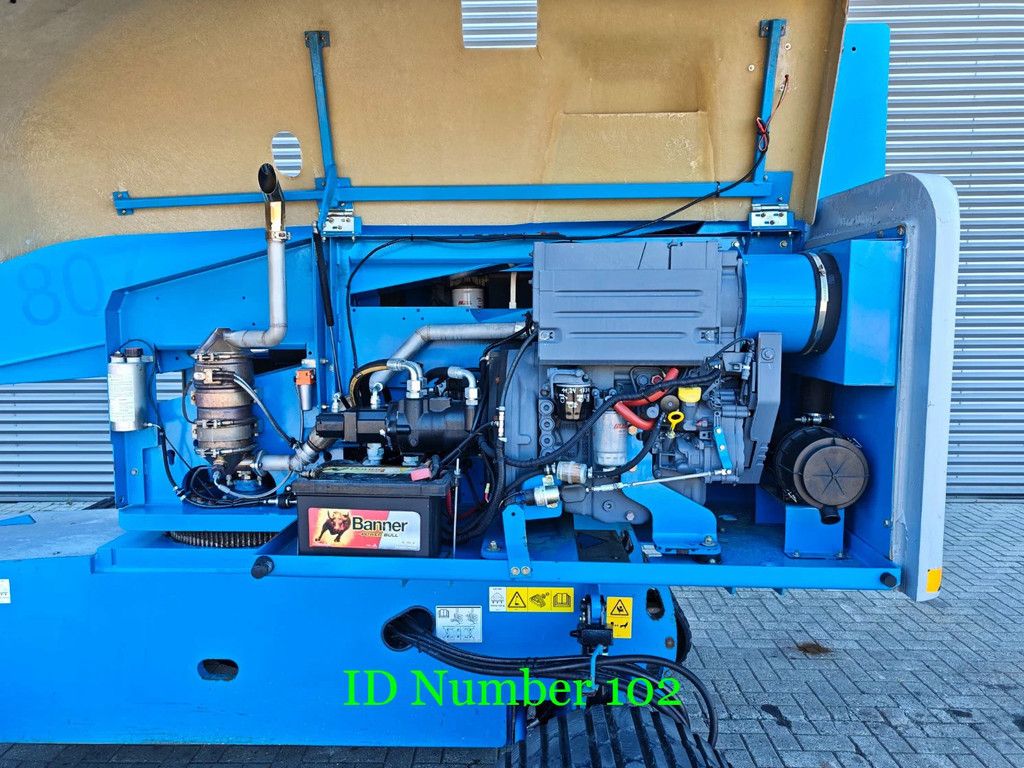 Genie S-45 Trax 4x4
