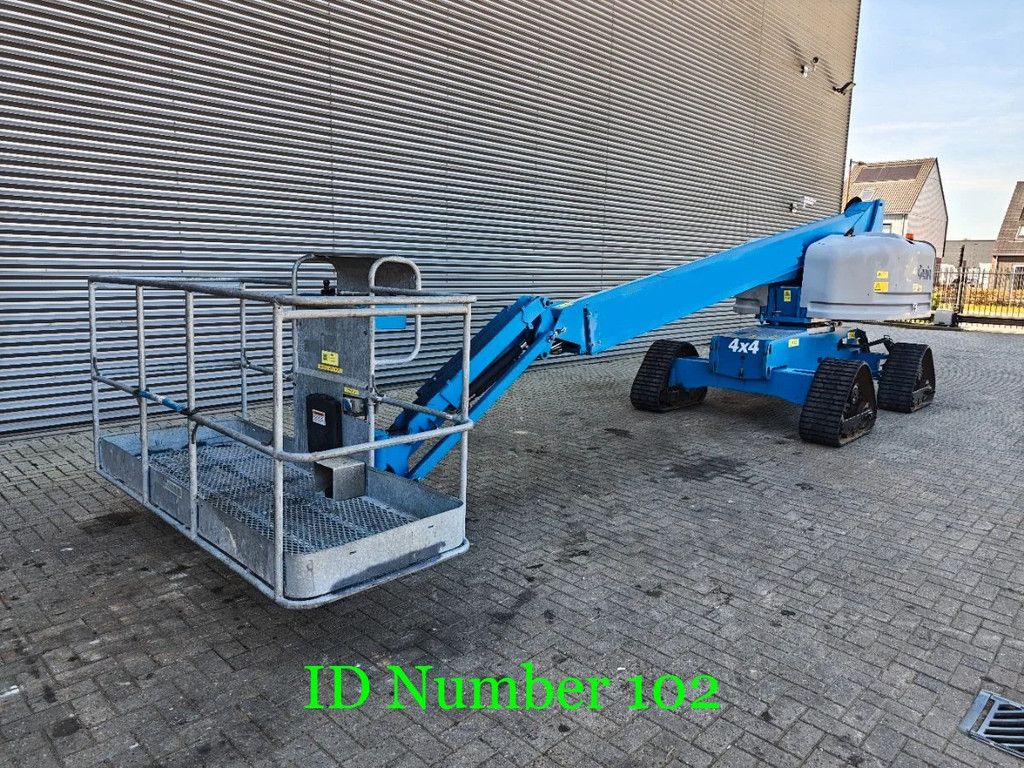 Genie S-45 Trax 4x4
