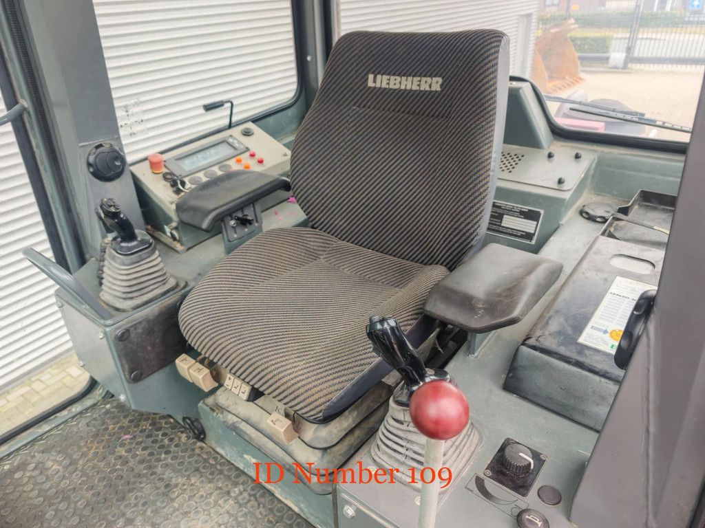 Liebherr LR 614