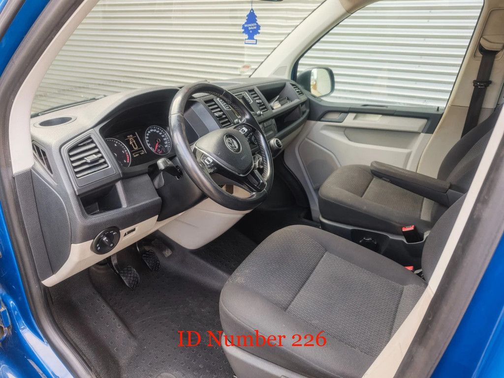 Volkswagen Caravelle 2.0 TDI 8 Persons!
