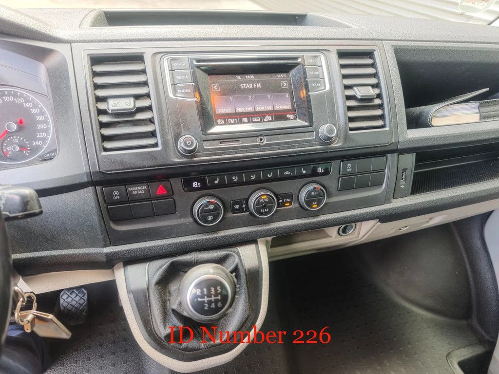Volkswagen Caravelle 2.0 TDI 8 Persons!