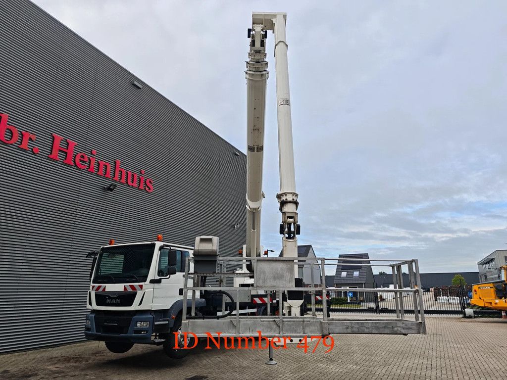 MAN 4x2 Ruthmann T460