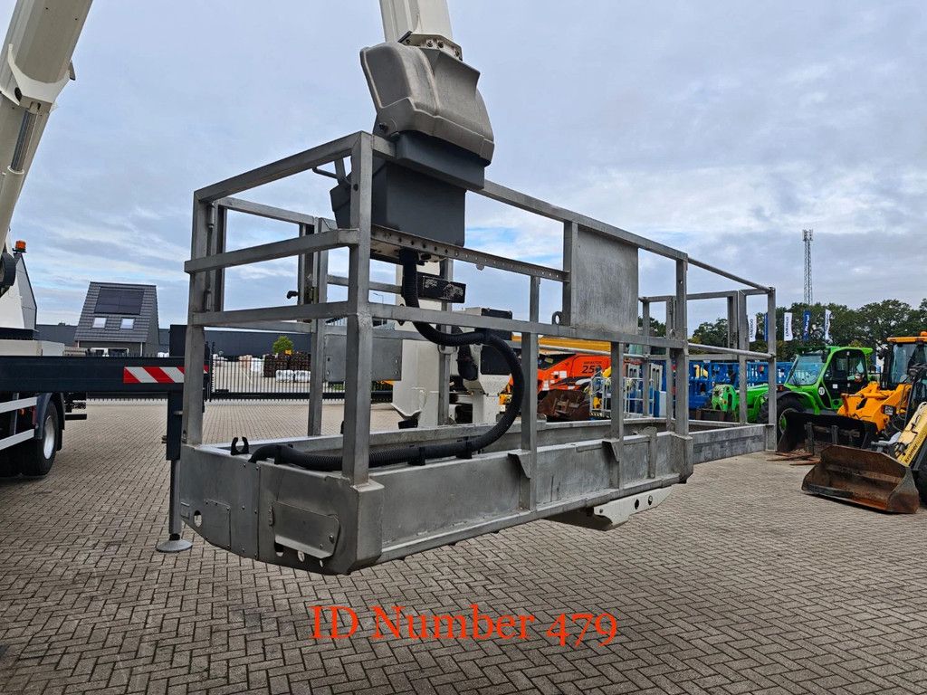 MAN 4x2 Ruthmann T460